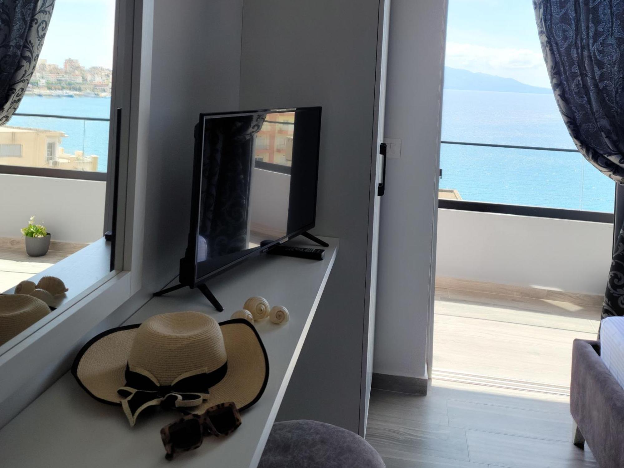 Crystal * Sarandë